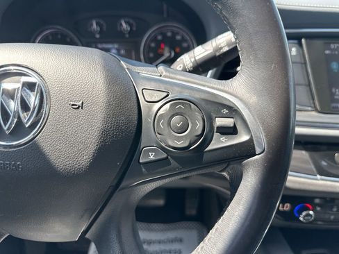 Used 2018 Buick Enclave Essence FWD image 16