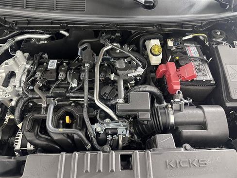 New 2025 Nissan Kicks SR AWD/4WD image 9
