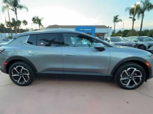 New 2026 Chevrolet Equinox EV LT image 9