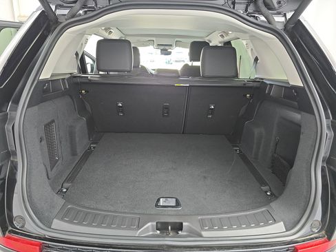 Certified 2024 Land Rover Discovery Sport S AWD/4WD image 12