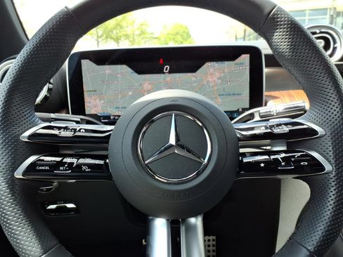 Certified 2025 Mercedes-Benz GLC 300 4MATIC image 25