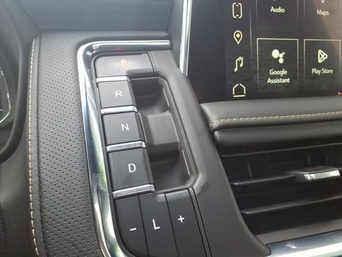 Used 2022 GMC Yukon SLT w/ SLT Premium Package image 24