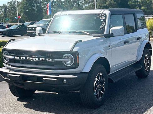 New 2026 Ford Bronco Outer Banks AWD/4WD image 2