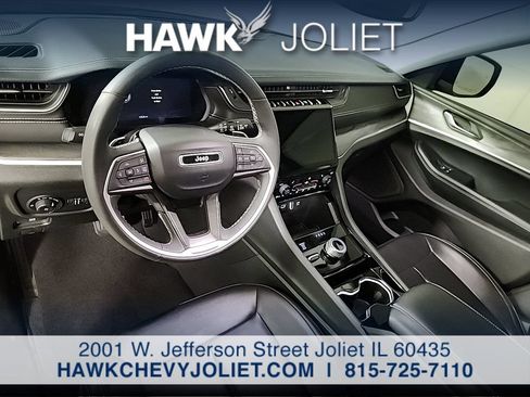 Used 2023 Jeep Grand Cherokee L Limited AWD/4WD image 12