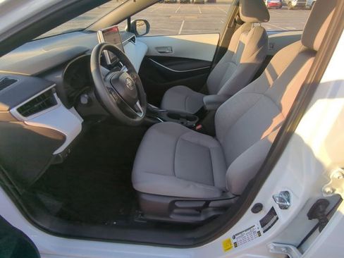 Certified 2025 Toyota Corolla SE w/ SE Premium Package image 8