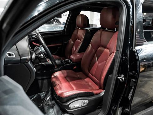 Used 2017 Porsche Macan S image 33