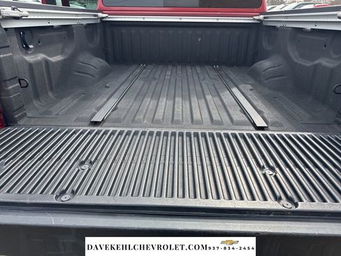 Used 2017 Nissan Titan SV image 30