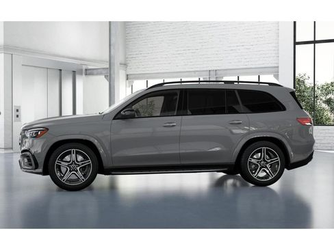 Used 2025 Mercedes-Benz GLS 450 4MATIC image 35