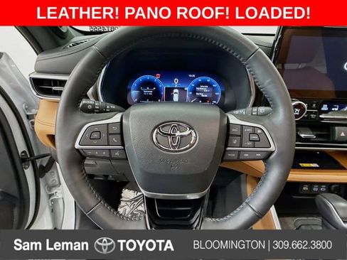 Used 2023 Toyota Highlander Platinum image 11