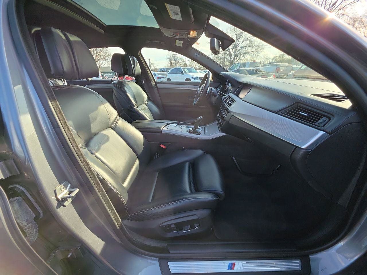 Used 2015 BMW 550i xDrive Sedan AWD/4WD image 8