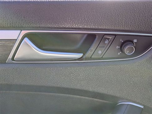 Used 2017 Volkswagen Passat 1.8T SE image 11