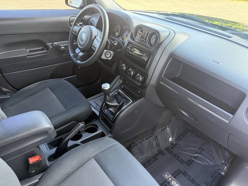 Used 2012 Jeep Patriot Sport FWD image 23