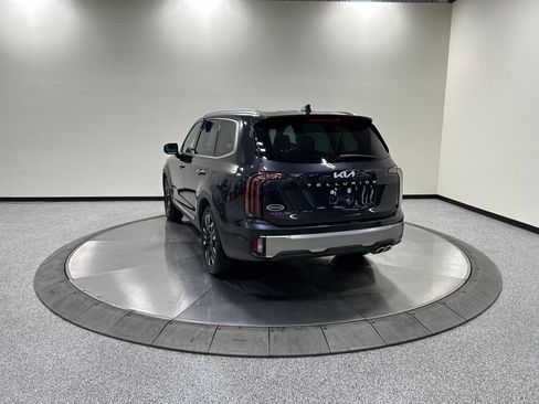 Used 2025 Kia Telluride SX w/ SX Captain's Chair Package FWD image 9
