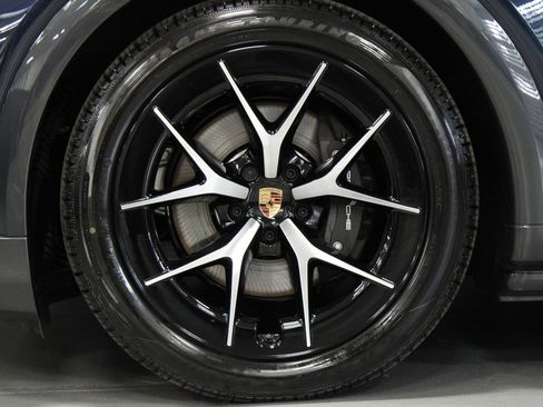 Used 2026 Porsche Cayenne Electric AWD/4WD image 9