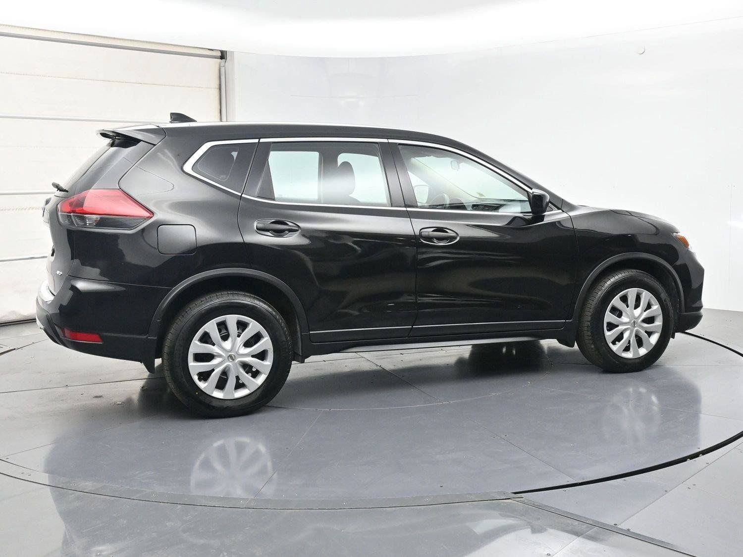 Used 2018 Nissan Rogue S AWD/4WD image 18