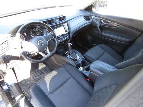Used 2019 Nissan Rogue SV w/ Premium Package AWD/4WD image 11