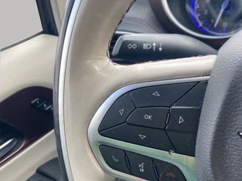 Used 2020 Chrysler Pacifica Limited image 20