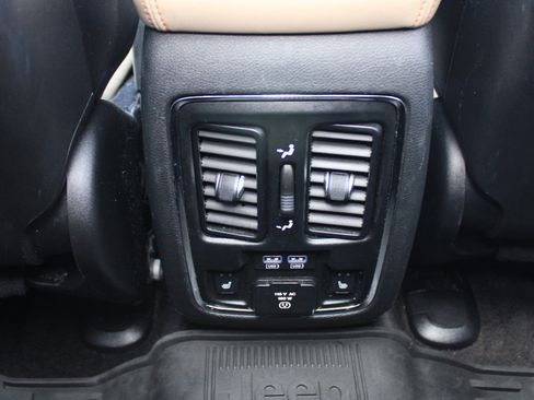 Used 2016 Jeep Grand Cherokee Limited 75th Anniversary AWD/4WD image 30