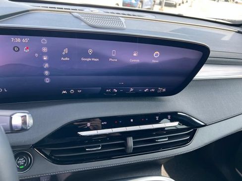 Certified 2025 Buick Enclave Preferred FWD image 20