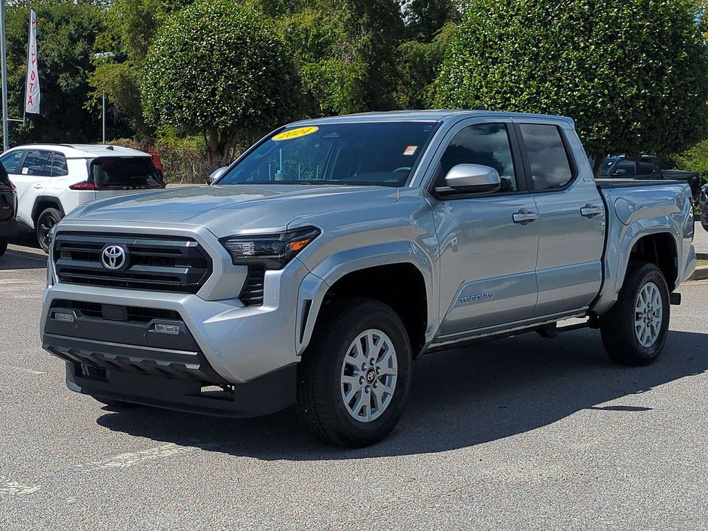 Certified 2024 Toyota Tacoma SR5 AWD/4WD image 7