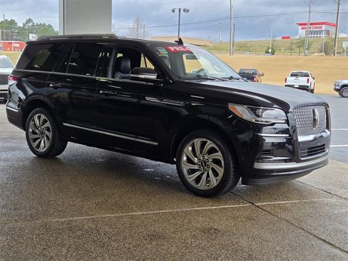 Used 2024 Lincoln Navigator Reserve image 6