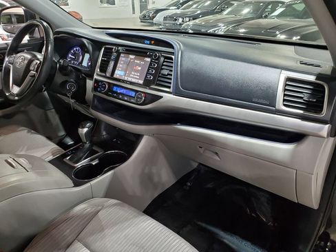 Used 2016 Toyota Highlander Plus image 14