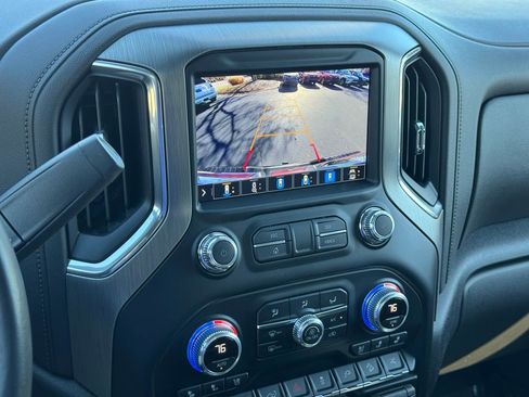 Used 2022 GMC Sierra 2500 Denali w/ Denali Black Diamond Edition image 29