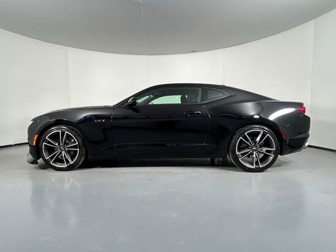 Used 2021 Chevrolet Camaro LT w/ Technology Package image 4