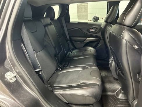 Used 2021 Jeep Cherokee Limited w/ Elite Package AWD/4WD image 18