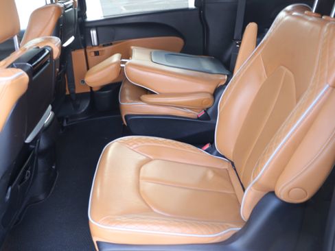 Used 2022 Chrysler Pacifica Pinnacle image 34