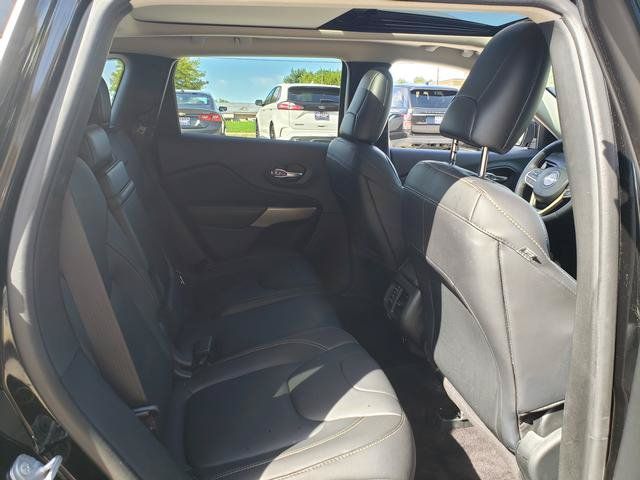 Used 2017 Jeep Cherokee Limited AWD/4WD image 17