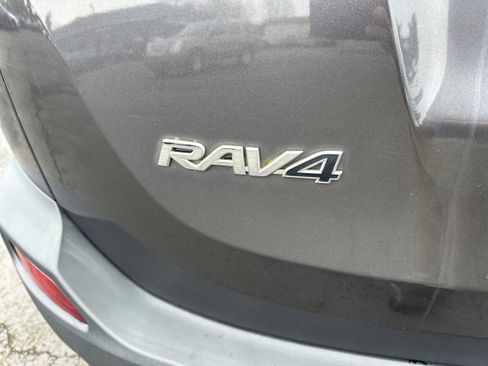 Used 2013 Toyota RAV4 LE image 31