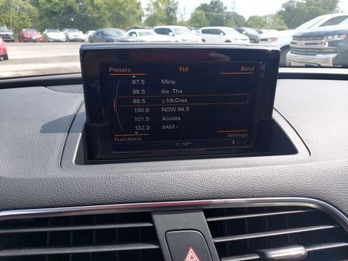 Used 2018 Audi Q3 2.0T Premium Plus w/ Premium Plus Package FWD image 13
