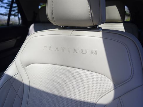 Used 2018 Ford Explorer Platinum image 20