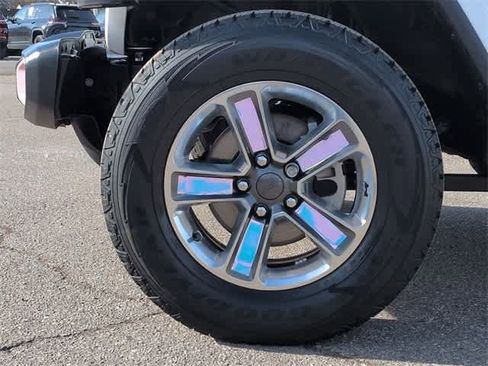 Used 2022 Jeep Wrangler Unlimited Sahara w/ Cold Weather Group image 14