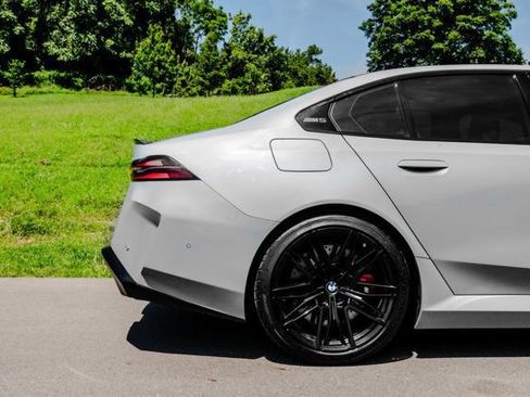 Used 2025 BMW M5 w/ Carbon Package AWD/4WD image 5