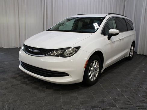 Used 2020 Chrysler Voyager Lxi image 29