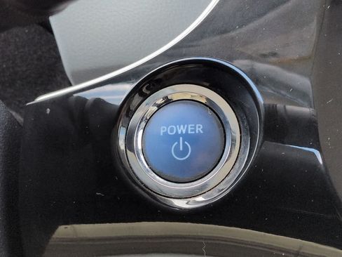 Used 2016 Toyota Prius Four FWD image 27