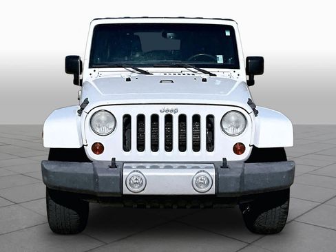 Used 2013 Jeep Wrangler Unlimited Sahara w/ Connectivity Group AWD/4WD image 3