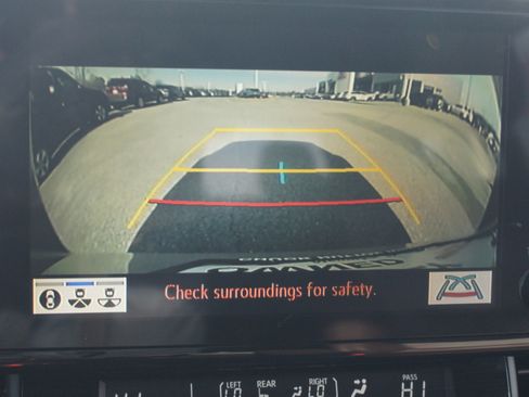 Used 2024 Toyota Sienna Platinum image 8