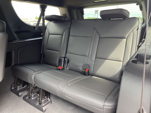 New 2026 GMC Yukon XL Denali w/ Denali Reserve Package AWD/4WD image 13