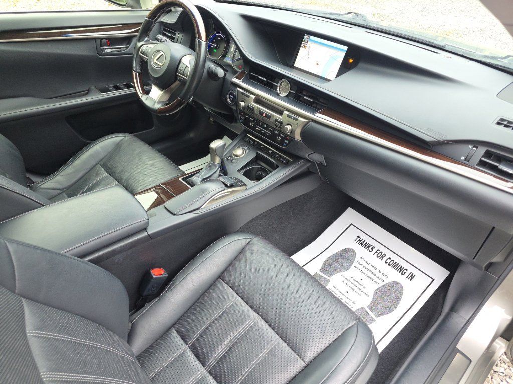 Used 2018 Lexus ES 300h FWD image 20