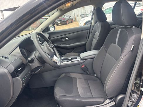 Used 2025 Nissan Sentra SV FWD image 24