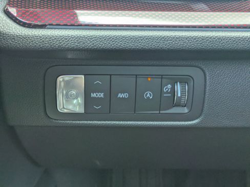 New 2026 Chevrolet Traverse Z71 w/ Enhanced Driving Package AWD/4WD image 17