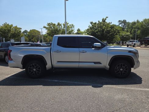 Used 2024 Toyota Tundra Platinum AWD/4WD image 2