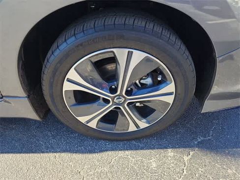 Used 2022 Nissan Leaf SL Plus image 11