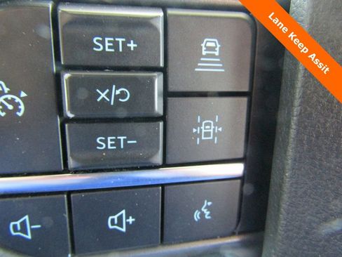 Used 2022 Ford F150 Lariat w/ Equipment Group 502A High image 9