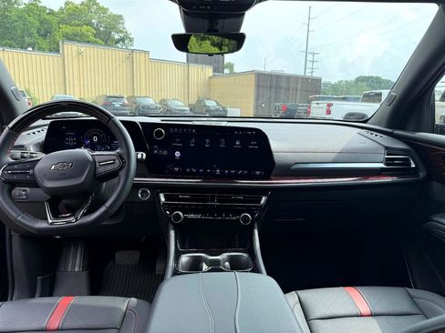 Used 2024 Chevrolet Traverse RS w/ LPO, Floor Liner Package image 4