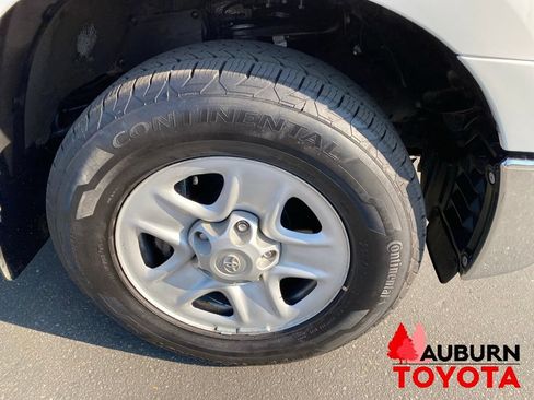 Used 2012 Toyota Tundra 4x4 Double Cab w/ SR5 Pkg image 10