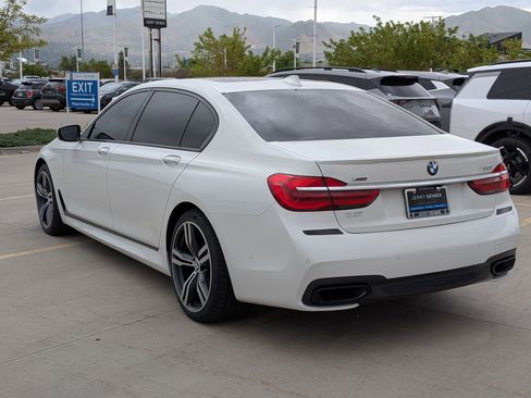 Used 2019 BMW 750i xDrive w/ Executive Package AWD/4WD image 3